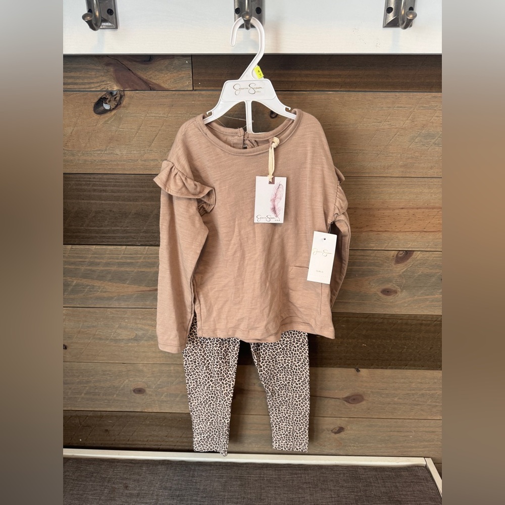 Jessica Simpson 2pc size 4T outfit-NWT